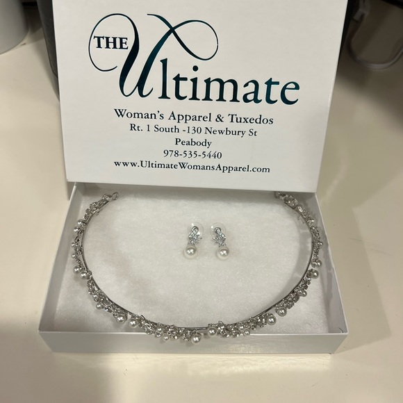 Pearl Headpiece, Pearl Veil, Pearl Earrings - Picture 2 of 7